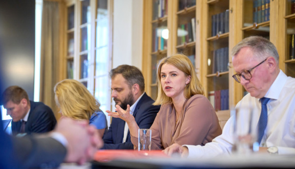 Правящие политики Латвии обсудят акциз на алкоголь и реформу пенсий 1 сентября