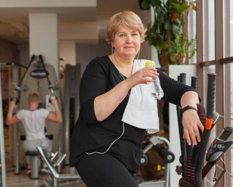 Привычки, мешающие похудению после 50 лет