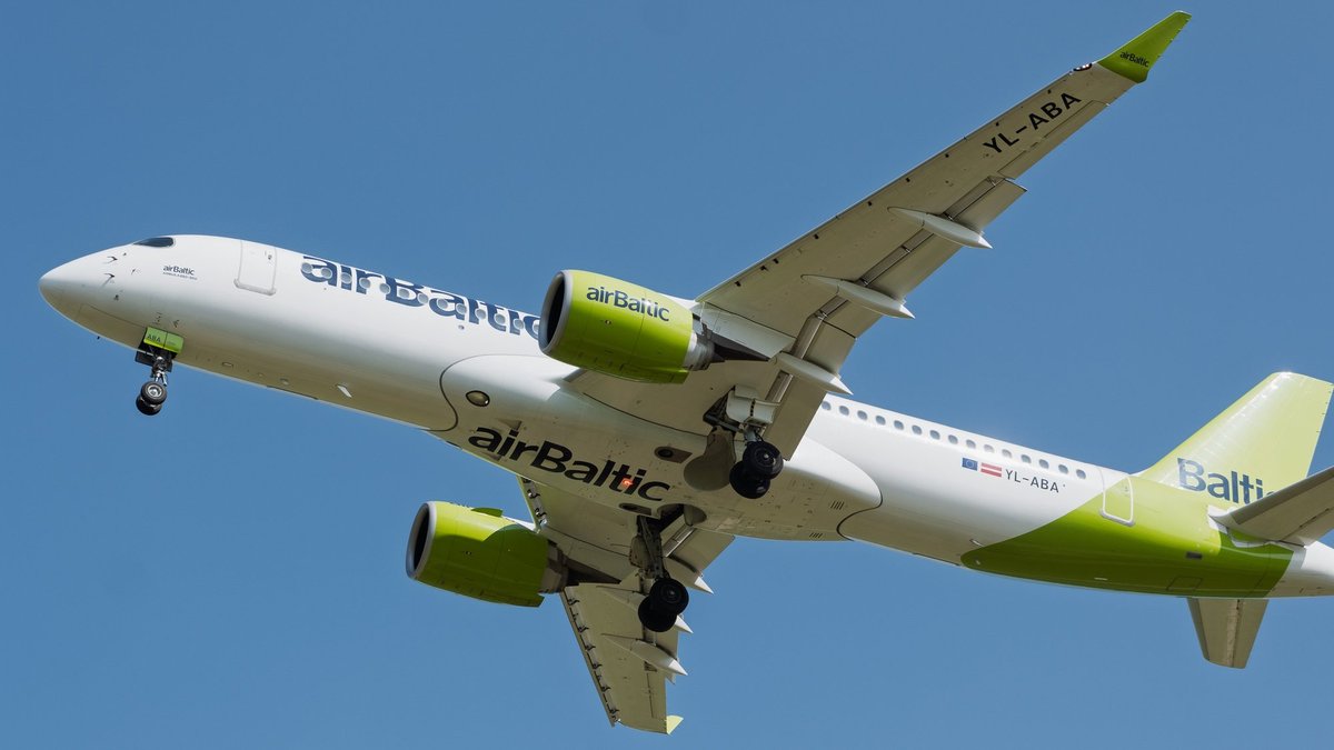 Штейнбука: банкротство airBaltic станет большим риском для латвийской экономики