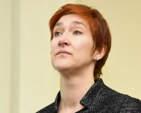 Сотрудники LR4 остаются на работе, но неопределённость в будущем сохраняется