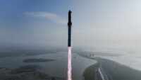 SpaceX успешно запустила ракету Starship, выведя спутники на орбиту в десятом тестовом полете