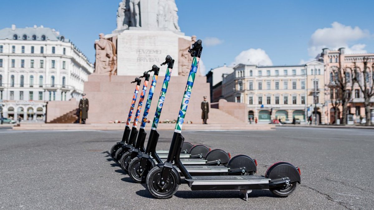 Tuul прекращает услуги проката электросамокатов в Риге из-за стратегических изменений
