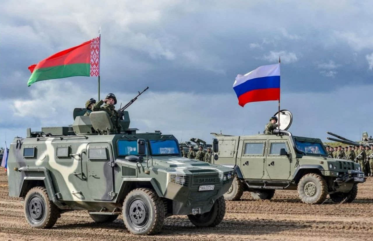 В Беларусь прибыли российские военные для учений «Запад-2025», Литва просит НАТО усилить защиту от дронов