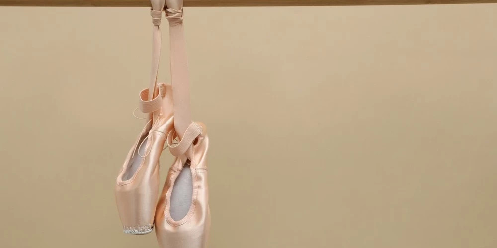 В Латвии планируют отменить пенсии по выслуге лет для diplomats, прокуроров и артистов с 2027 года