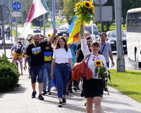 В Риге в День независимости Украины пройдет "Путь подсолнухов" с благотворительным сбором помощи