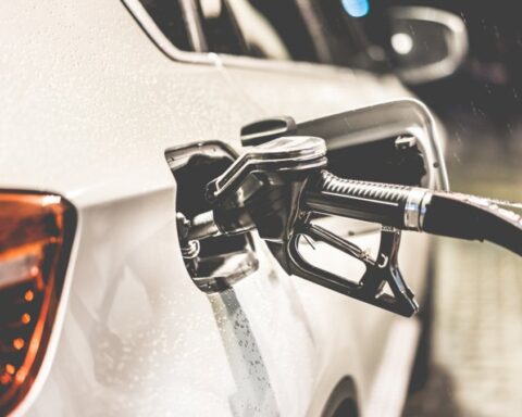 Цены на топливо в Латвии могут снизиться осенью на 7-8% по прогнозам "Circle K"
