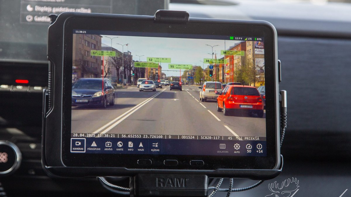 Необходимость введения возрастного ценза для пожилых водителей автобусов в Латвии