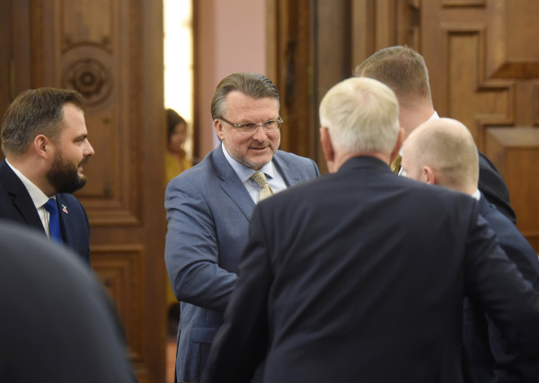 Популярность кандидатов в премьеры Латвии: Шлесерс лидирует с 14,5% поддержки