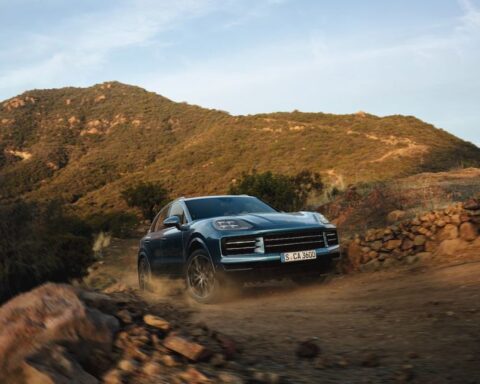 Porsche Cayenne отмечает 23 года: эволюция спортивного внедорожника и его влияние на индустрию SUV