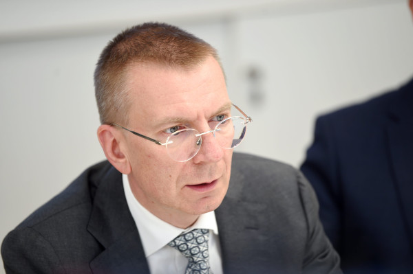 Россия преднамеренно запустила боевые дроны в Польшу, заявил президент Латвии Эдгар Ринкевич