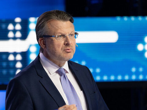 Шлесерс возглавил рейтинг кандидатов в премьеры по мнению латвийцев