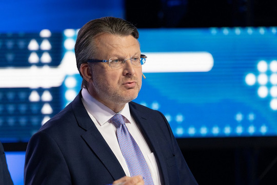 Шлесерс возглавил рейтинг кандидатов в премьеры по мнению латвийцев