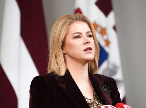 Силиня намекнула на возможность повышения НДС на табак и алкоголь