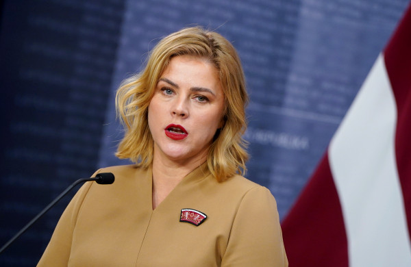 Силиня: важность демографической политики и поддержки семей в Латвии