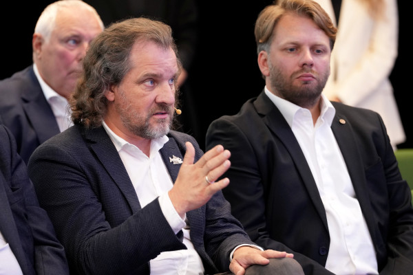 Андрис Бите назвал бюджет-2026 Латвии безответственным и предложил меры экономии