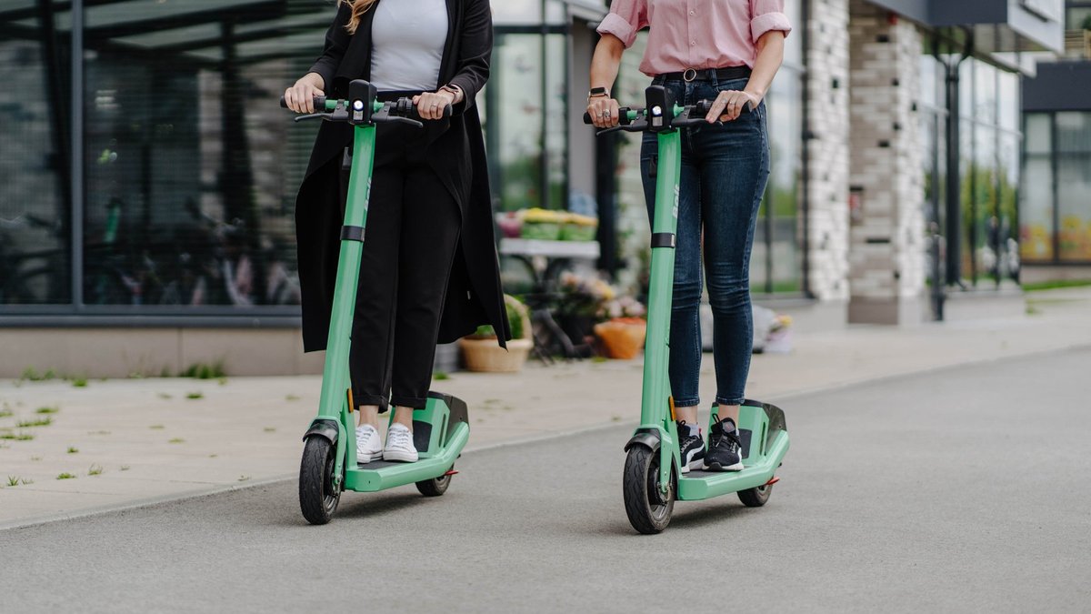 Bolt внедряет многоуровневую систему проверки возраста для новых пользователей в Латвии