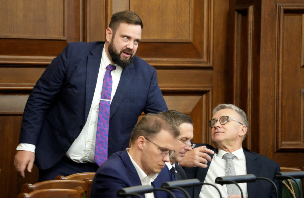 Дебаты в Сейме по выходу Латвии из Стамбульской конвенции продолжаются более 8 часов