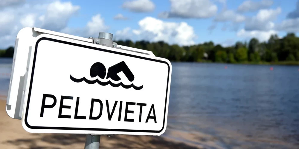 Качество воды в рижских зонах для купания признано хорошим, купание разрешено