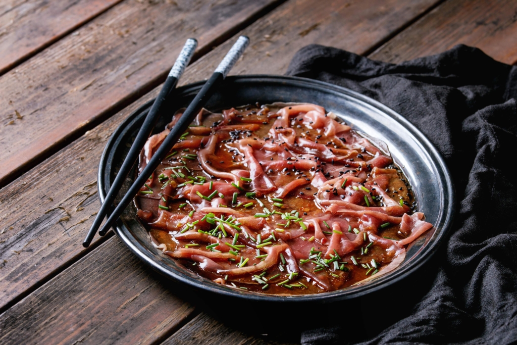 Карпаччо из говядины с восточными специями