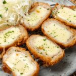 Котлеты из куриного и свиного фарша с сыром в панировке