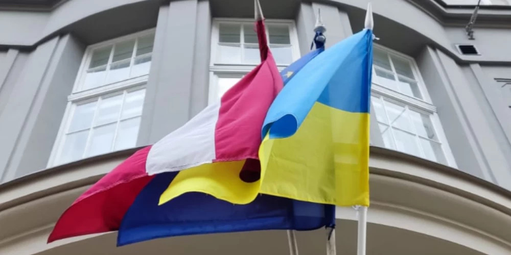 Латвия передаст Украине два медицинских автомобиля и медицинское оборудование