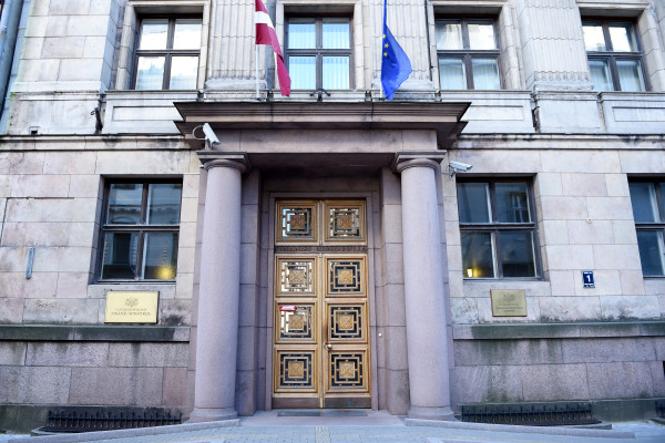 Латвия увеличивает выплаты по госдолгу почти на 43% к 2028 году