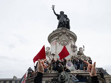 Лекорню приостанавливает пенсионную реформу во Франции до выборов 2027 года