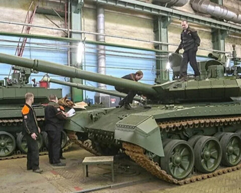 Производственный спад в оборонной промышленности России