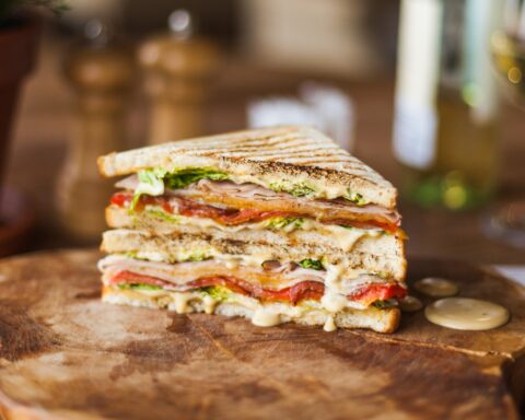 Рецепт сэндвича от Моники из «Друзей», который она готовила для Росса