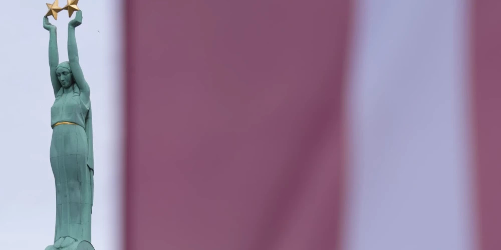 Россия обещает помощь гражданам РФ, не покинувшим Латвию к сроку