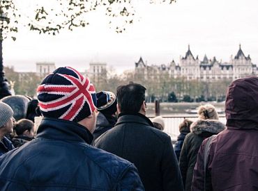 Североирландская гражданская служба вводит правила использования инклюзивного языка, включая слова «мама» и «папа»