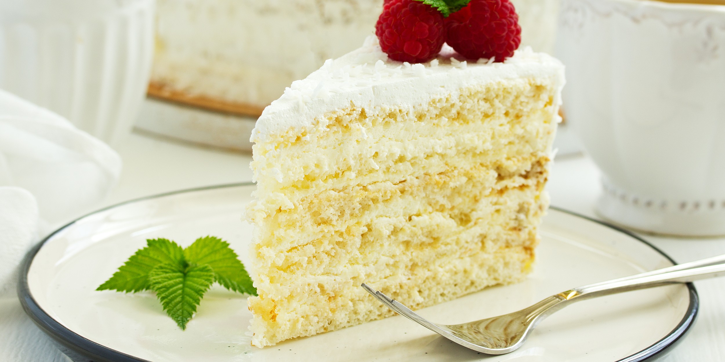 Торт «Молочная девочка» со сметанным кремом