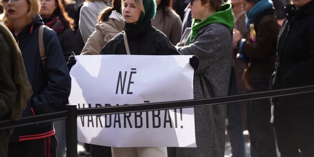 Три партии предложили альтернативу Стамбульской конвенции в латвийском Сейме