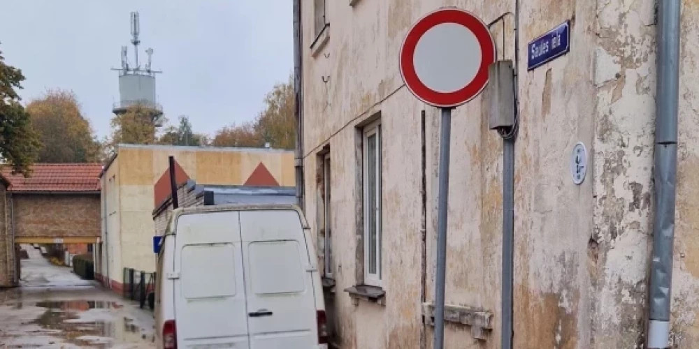 В Бауске заведующая детским садом обращается к родителям о соблюдении правил безопасности