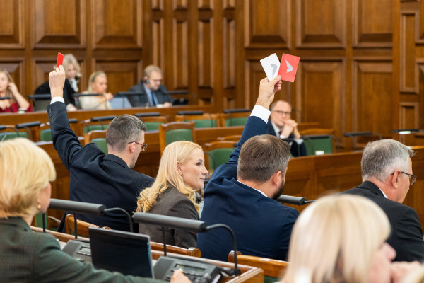 В Сейме снова рассматривают уже принятый законопроект о противомобильности