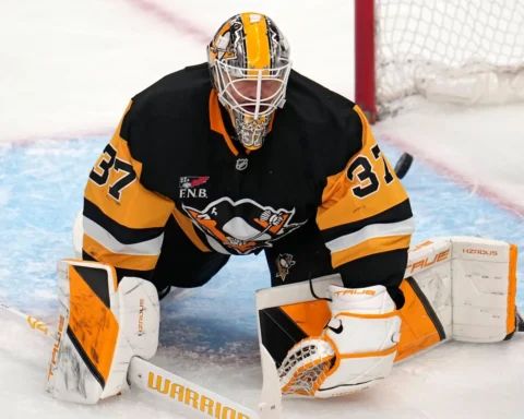 Артур Шилов заменён в матче НХЛ после четырёх пропущенных голов