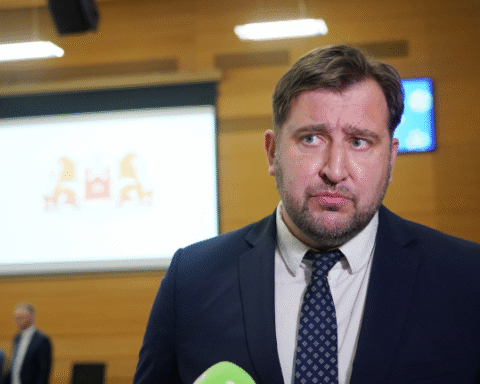 Бреманиса судят за хищение более 102 721 евро из посольства Латвии