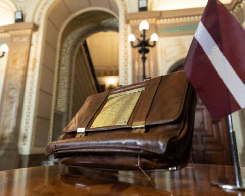 Бюджет 2026 года может быть без дефицита за счёт сокращения вакантных позиций