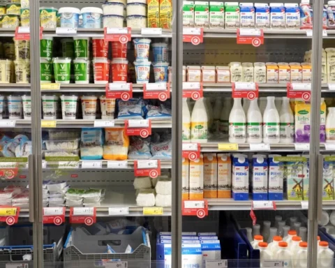 Цены на продукты питания в Латвии продолжают повышаться, несмотря на обращения властей