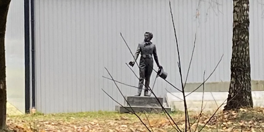 Демонтированный памятник Пушкину найден недалеко от рижского крематория