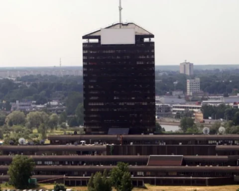 Депутаты предлагают сократить финансирование LSM: под угрозой контент на русском языке