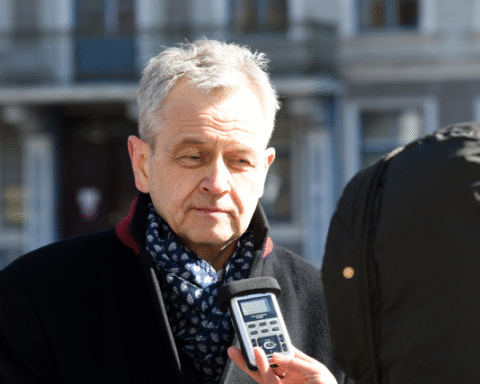 Депутаты Сейма не получат такой доход в бизнесе, как в парламенте