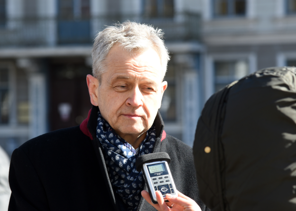 Депутаты Сейма не получат такой доход в бизнесе, как в парламенте