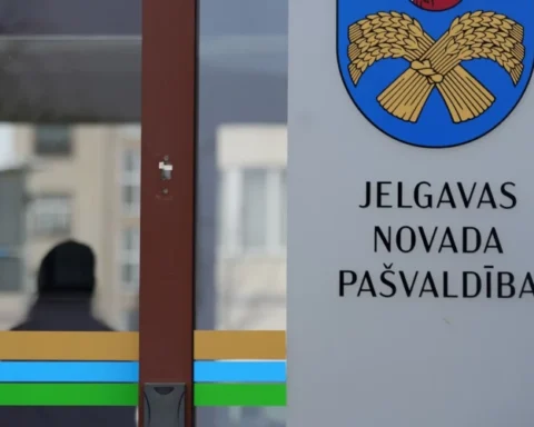 Елгава отказалась от займа в миллион евро, сократив расходы на услуги и зарплаты