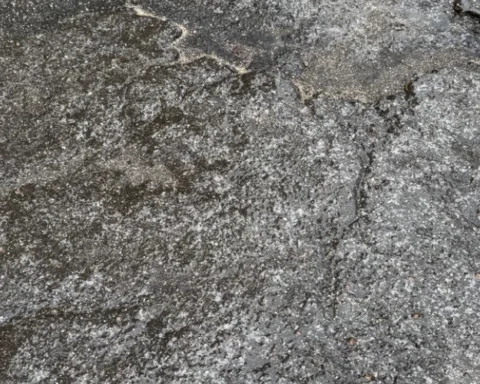 Гололед в Латвии: на дорогах скользко, температура от -1 до +2°