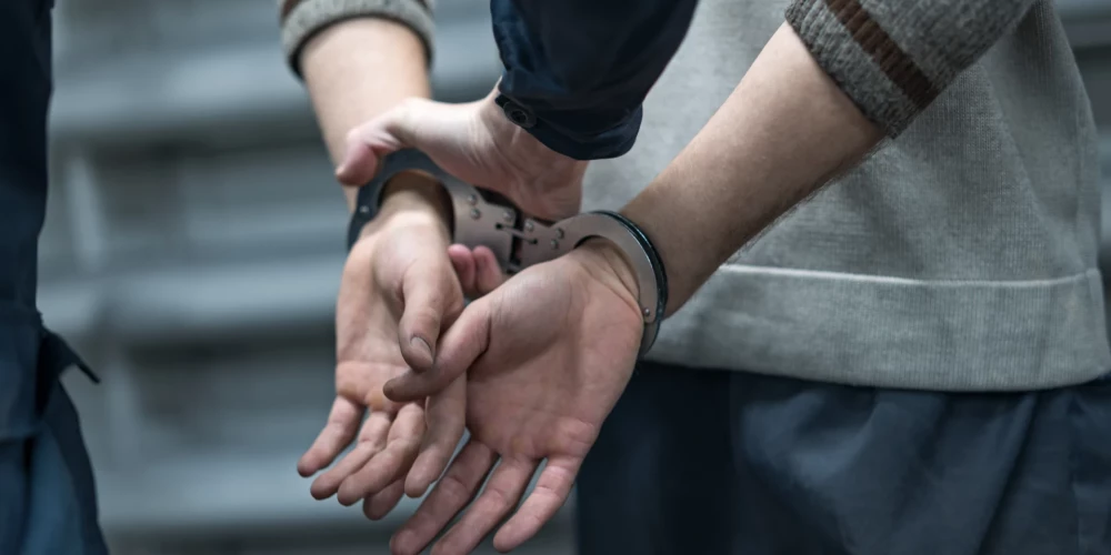 Гражданин Украины выманил у латвийских пенсионеров 65 000 евро: задержан "мул"