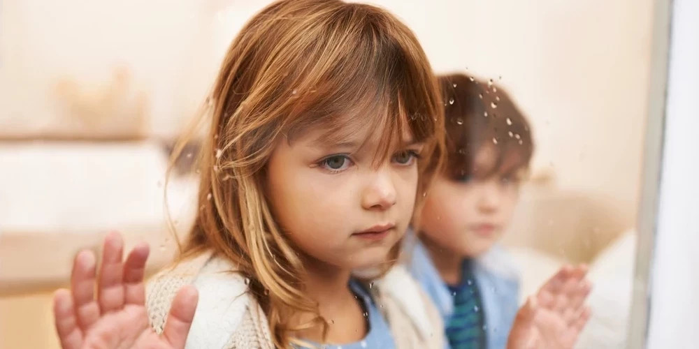 История о том, как помочь детям-сиротам: судьба двух братьев в больнице и интернате