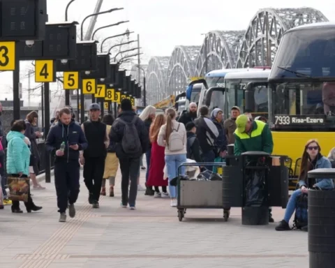 Кабмин Латвии запретил автобусные нерегулярные перевозки в Россию и Беларусь из-за угрозы безопасности