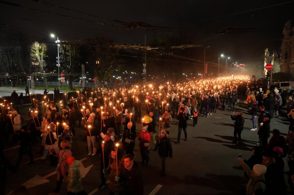 Каждый третий житель Латвии не посещает мероприятия на государственные праздники