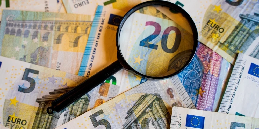 Латвийцам объяснили, какую сумму откладывает средний участник на 3-м пенсионном уровне